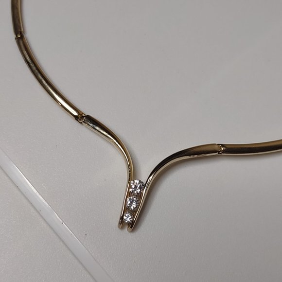 15.5 Inch Gold Tone Metal Segmented Necklace - Picture 3 of 10